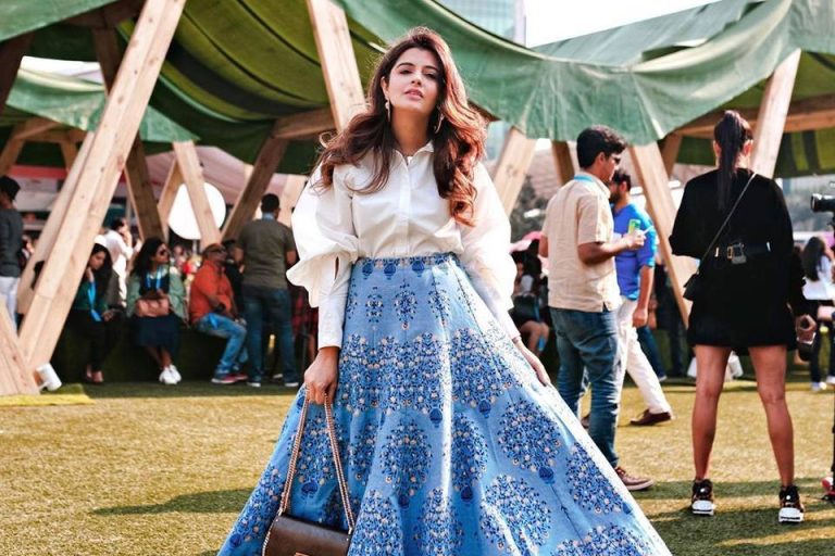 <strong>Style Your Look This Season With These Ethnic Outfit Ideas</strong>