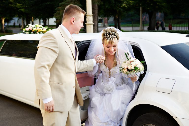 4 Reason to hire the wedding limo service in Toronto
